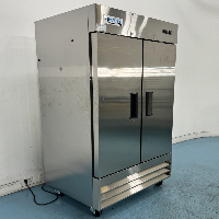 Avantco Refrigeration Solid Door Reach-In Freezer image 1